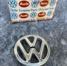 Verkaufe - VW NOS Kever kofferklep logo mid 1960 - 1963 only Hood chrome emblem Kafer Beetle Bug kofferraum, EUR €100 / $110